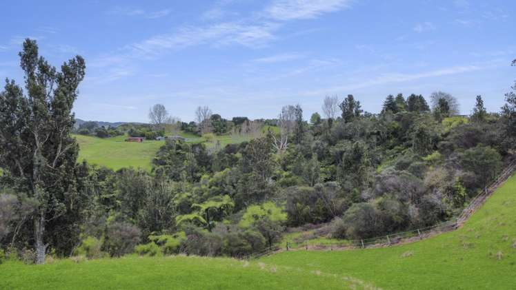 139 Paparoa Road Wainui_12