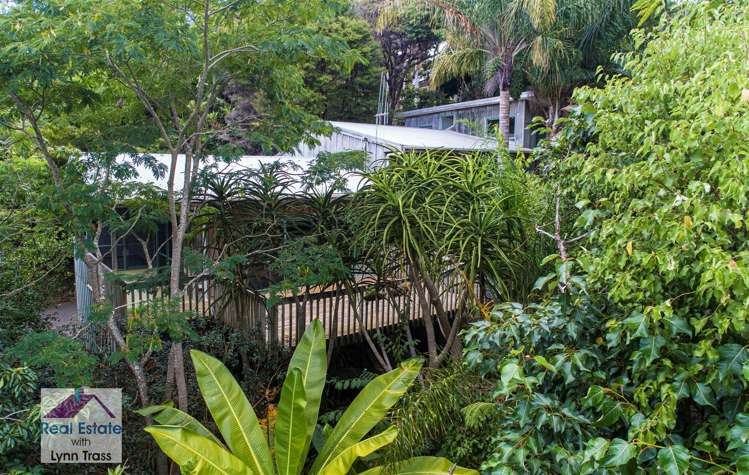 329 Beach Road (Off Pah Road) Onerahi_21