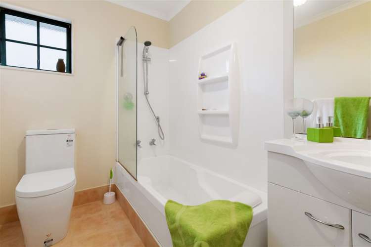 117 Charleston Avenue Whangamata_9