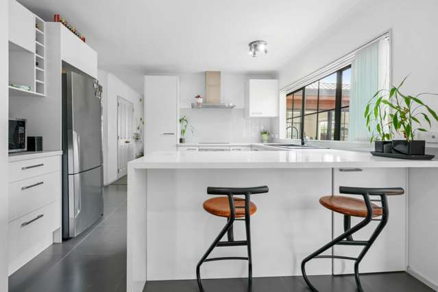 8 John Lister Close Golflands_2