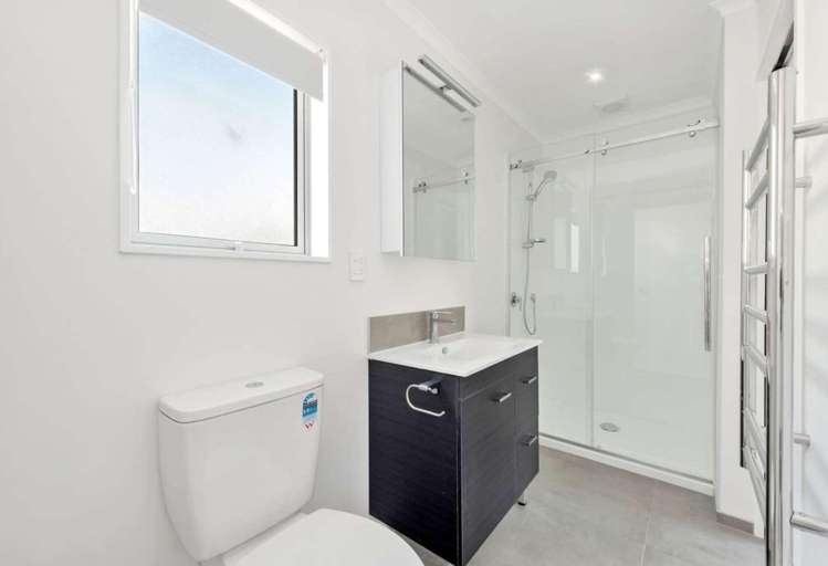 13B Sealord Place 2339_5