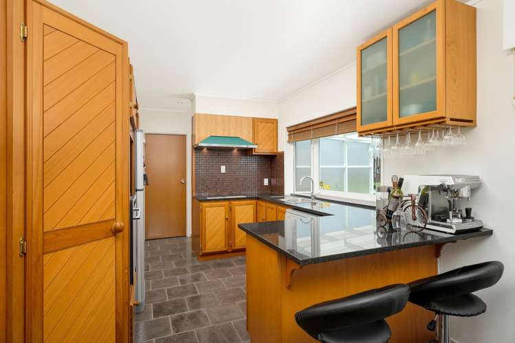 137 Tiroroa Avenue Te Atatu South_14