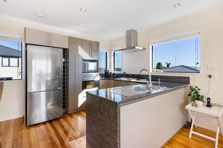 762 East Coast Road Oteha_8