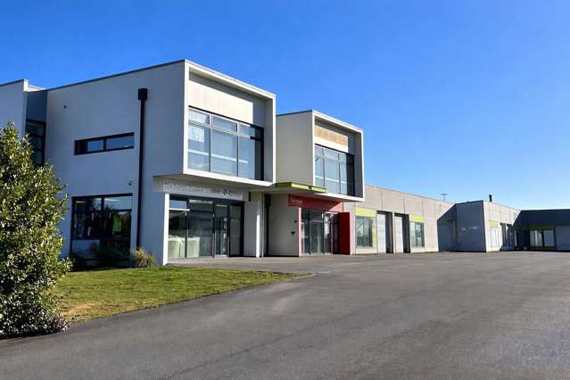 145 m2 Office available for lease