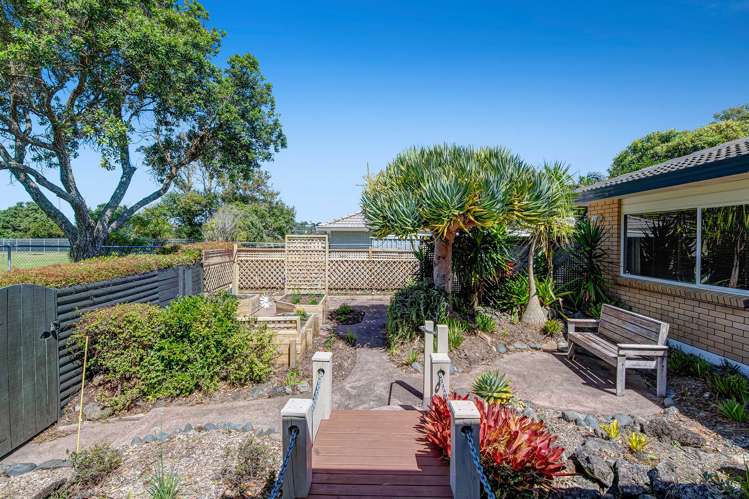 47 Settlers Grove Orewa_12