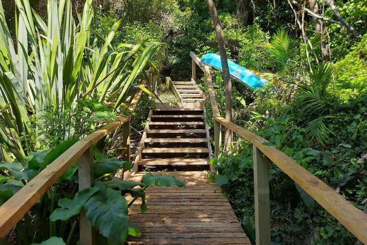 305 State Highway 10 Cable Bay_31