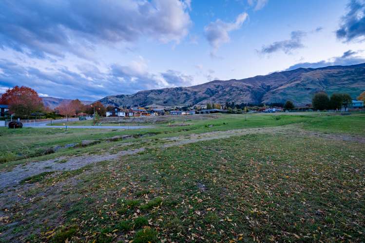 2 Kelliher Drive and 1 Ashgrove Lane Wanaka_30