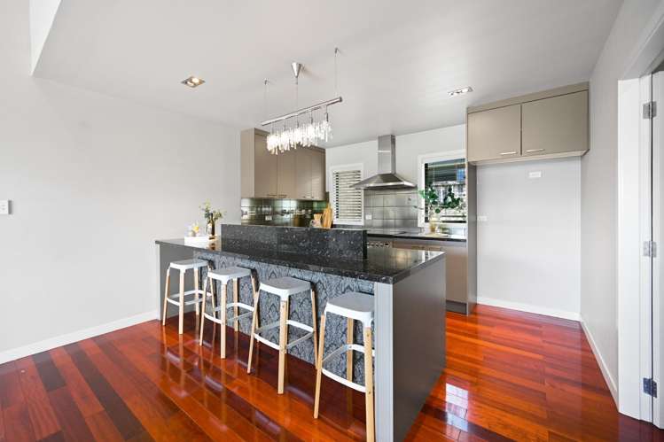 10 Farleigh Close Huntington_7