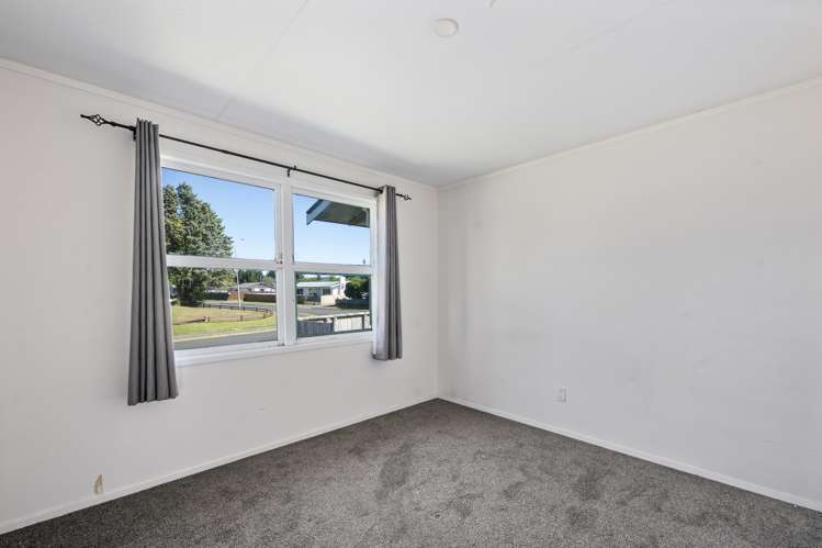 2 Adam Place Mangakakahi_10