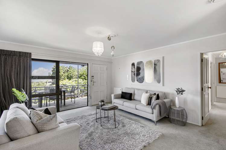 2/9 Valhalla Drive Beach Haven_1