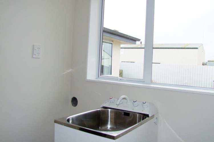 5 Constitution Avenue Milton_12