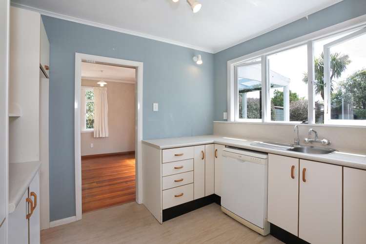 8 Nairn Crescent Awapuni_3