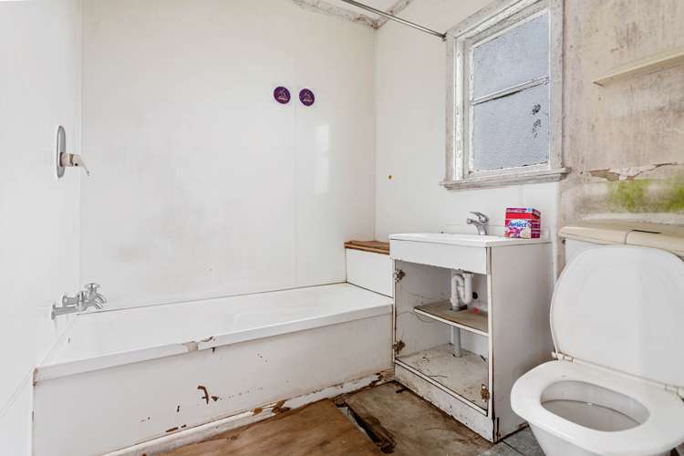 32 Clyde Street Tokoroa_12