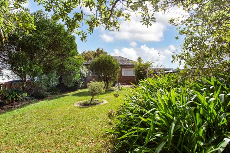 67 West Coast Road Glen Eden_13