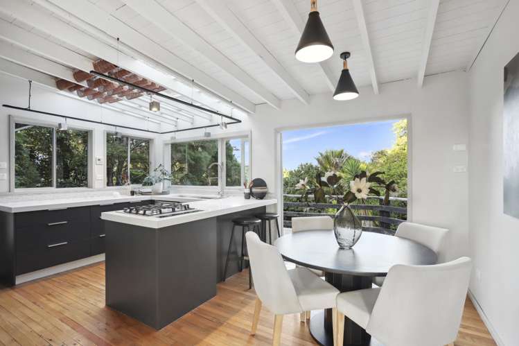 8 Arapito Road Titirangi_4