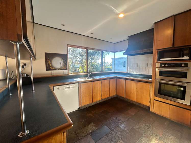 10 Whitby Crescent Mairangi Bay_4