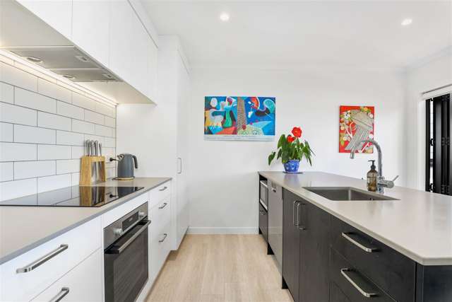 2/13 Manning Street Hamilton Central_2