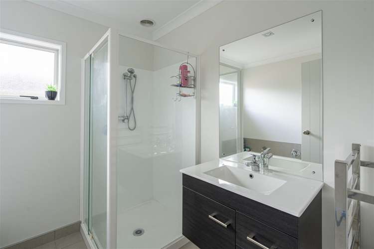 87 Maylee Crescent Gulf Harbour_11