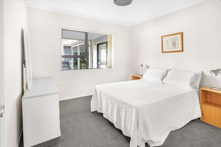 4 Oregon Crescent Glenview_15