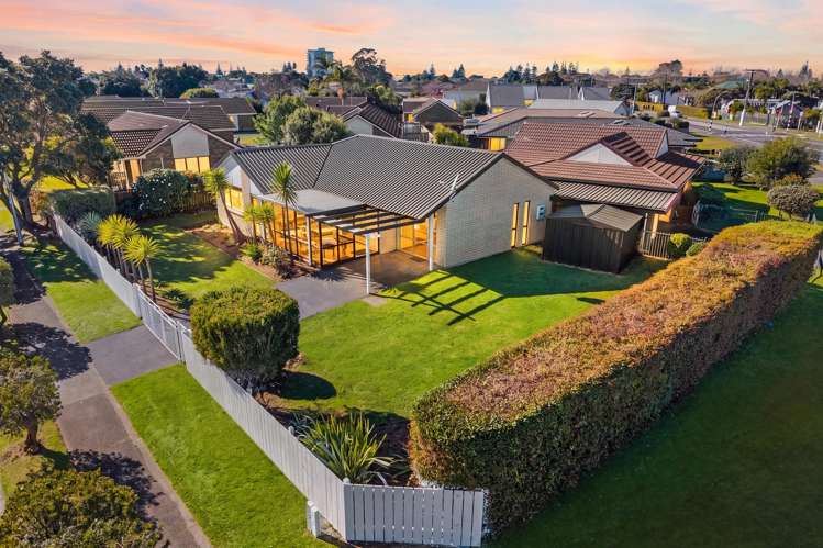 2/99 Riverside Road Orewa_0