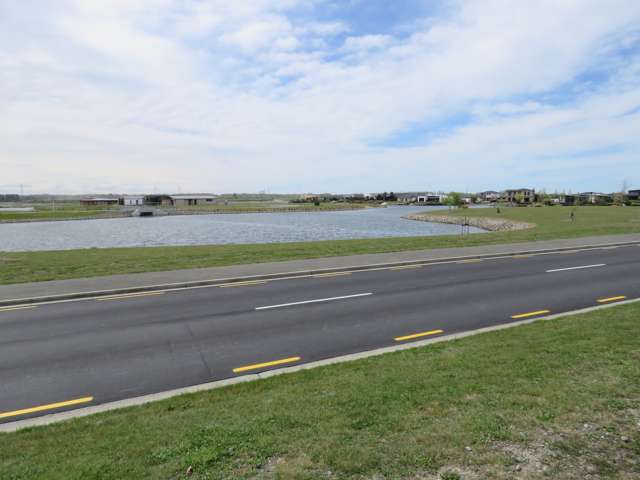 6 Bayview Green Lake Hood_4