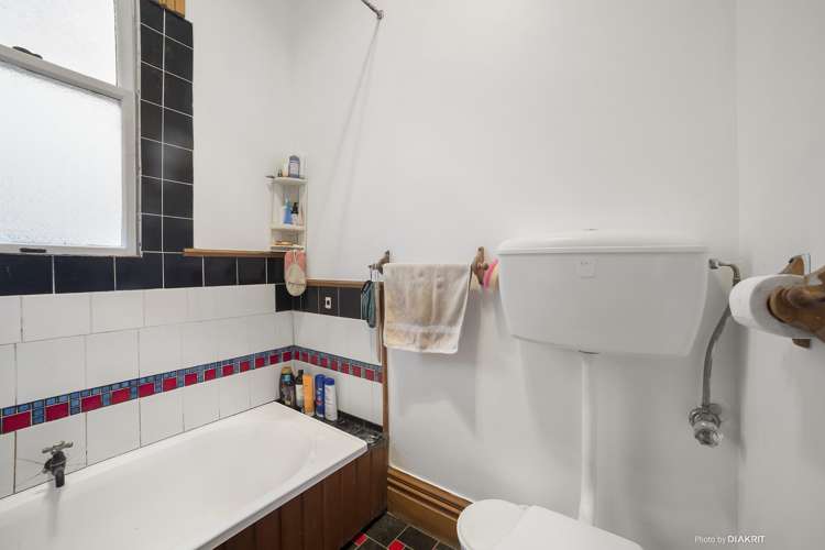 27 Hiropi Street Newtown_12