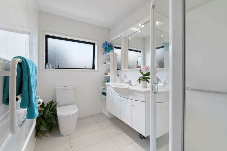 2/12 Moenui Avenue Orewa_9