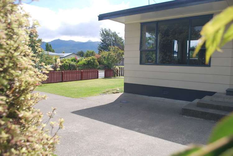 9 Homer Street Te Anau_15