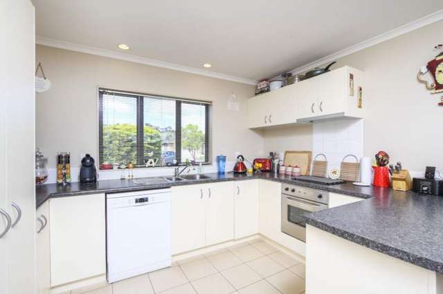 5 Andrusha Place Flat Bush_2