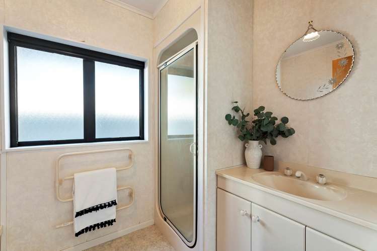 83 Torkar Road Clarks Beach_24