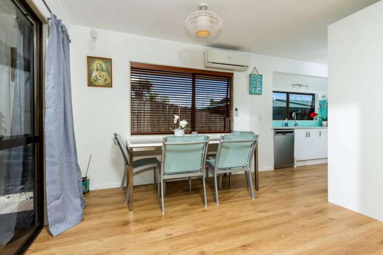 2/706 Beach Road Browns Bay_18