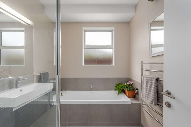 19 Millesimes Way Yaldhurst_16