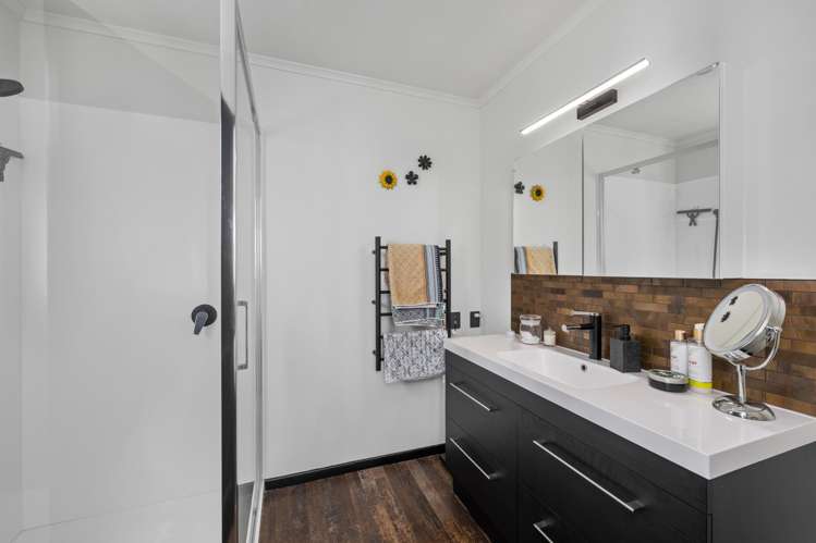 8 and 8a Angle Street Picton_11