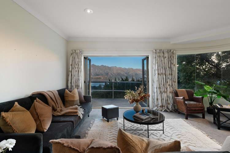 19b Wynyard Crescent Fernhill/Sunshine Bay_6