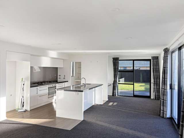 7 Maclaren Road 1578_2