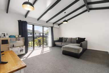 2/56 Henwood Road_3