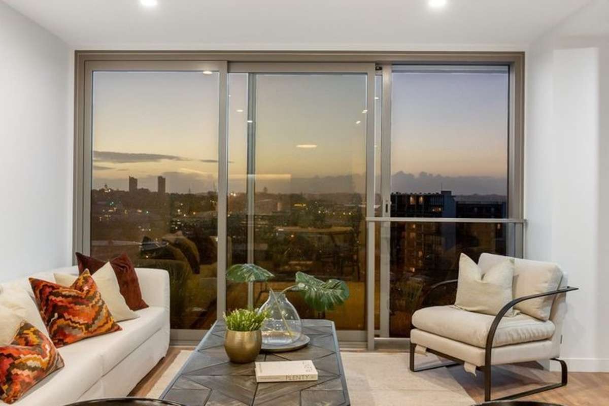 PANORAMIC CITY & HARBOUR VIEWS! 2