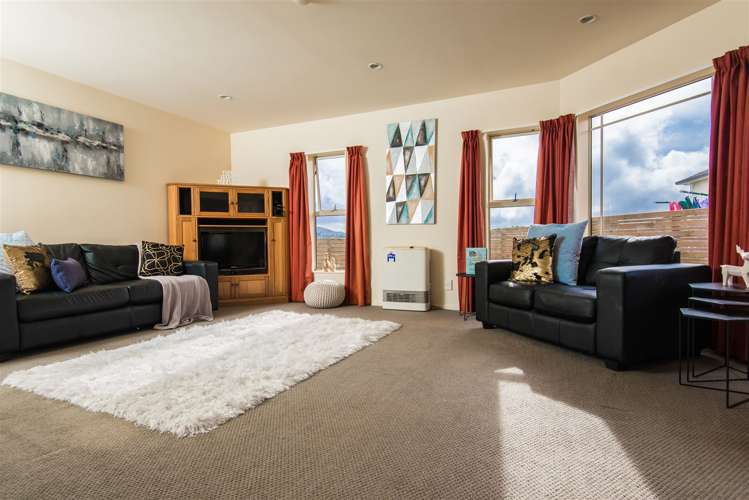 5 Silver Pine Avenue Woodridge_1