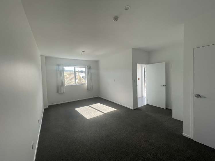 A/6 Timber Place Riverhead_3