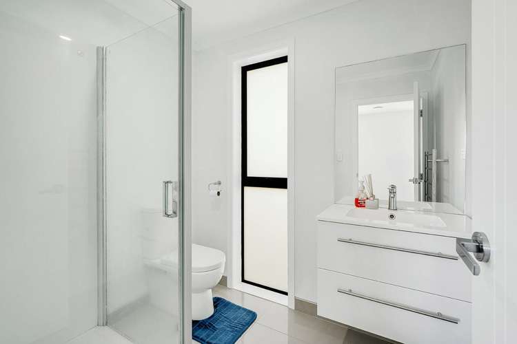 23 Inuwai Street Glenview_15