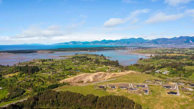 Panoramic Tasman Bay Views