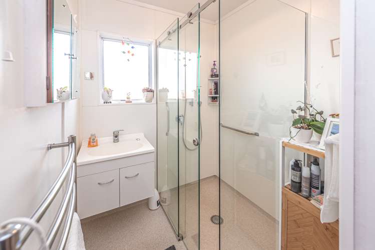 9a Avon Place Springvale_13