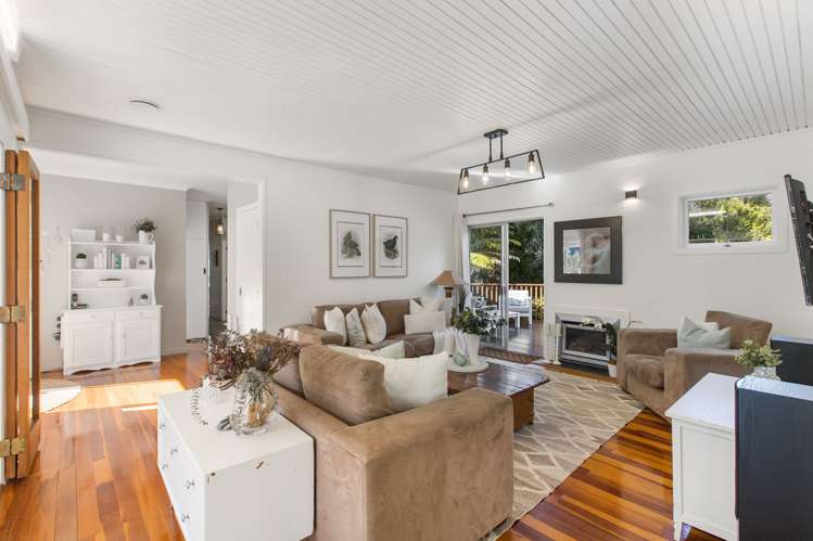 103 Beach Road Mellons Bay_2