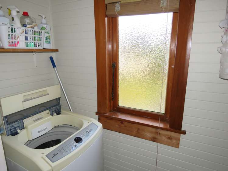 6 Victory Street Reefton_14