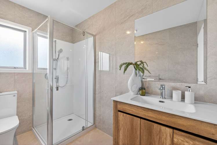 2/10 Windsor Place Mairangi Bay_12