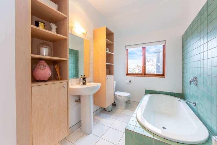 27 Wroxton Terrace Merivale_15