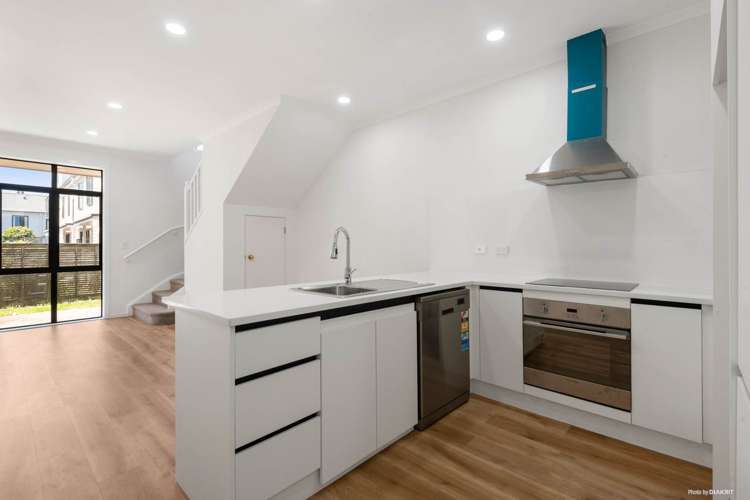 83/1 Ambrico Place New Lynn_5