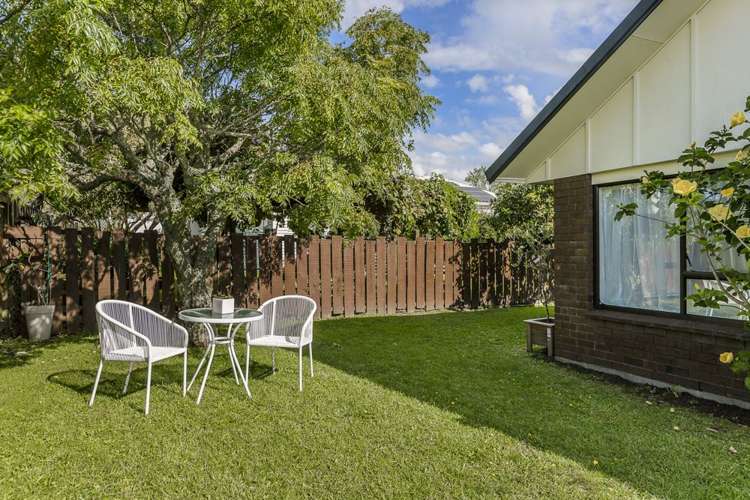 2/10 Corrella Road Belmont_17