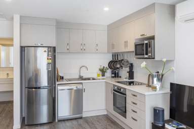 8/80 Shakespeare Road_3