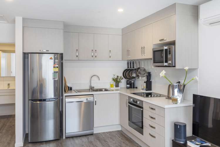 8/80 Shakespeare Road_3